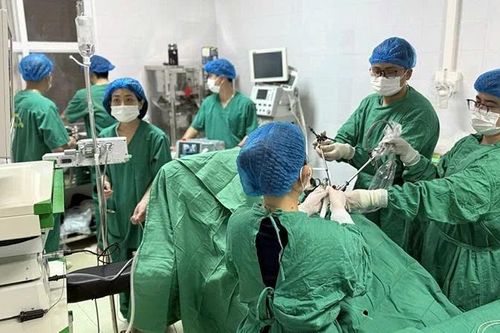 Thu hút, 'giữ chân' bác sĩ tại tuyến y tế cơ sở: Tín hiệu khởi sắc