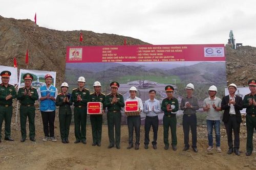 Bộ Tổng Tham mưu kiểm tra tiến độ thi công tượng đài Huyền thoại Trường Sơn tại Đà Nẵng