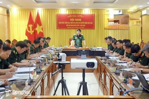 Thượng tướng Đỗ Xuân Tụng kiểm tra công tác luyện tập chuyển trạng thái sẵn sàng chiến đấu tại Đồng Nai