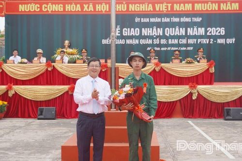 Lễ giao nhận quân tại Ban Chỉ huy khu vực phòng thủ 2 - Nhị Quý