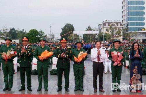 Lễ giao nhận quân tại Ban Chỉ huy Phòng thủ khu vực 4 - An Bình