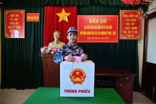Hoàn thành bầu cử sớm cho cử tri khu vực Cụm Ba Kè - Thềm lục địa phía Nam
