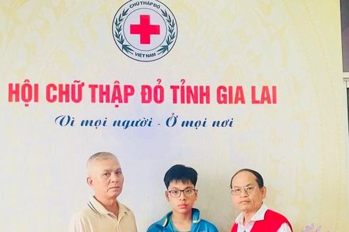 Hội Chữ thập đỏ Gia Lai trao 33 triệu đồng hỗ trợ 2 địa chỉ nhân đạo