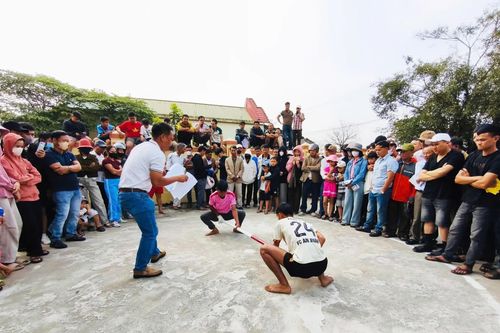 'Giữ lửa' văn hóa dân gian qua trò chơi đầu xuân