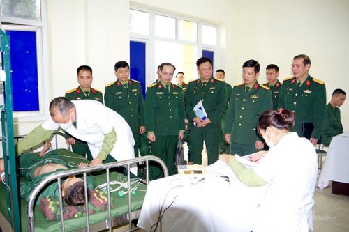 Cục Quân y kiểm tra công tác phúc tra sức khỏe chiến sĩ mới