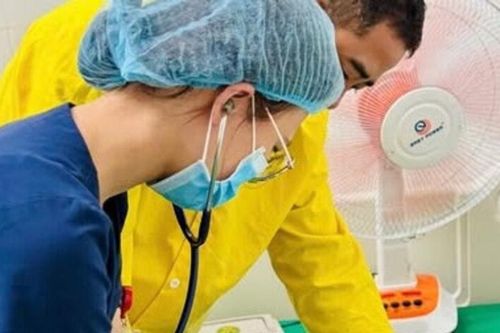 Phẫu thuật cấp cứu bé gái 4 tháng tuổi dị tật tim hiếm gặp