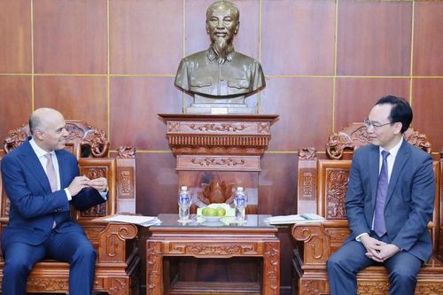 Tăng cường hợp tác quốc tế đưa tiếng Anh trở thành ngôn ngữ thứ hai trong trường học