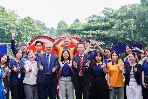 Trường đại học đầu tiên tại Việt Nam đạt chuẩn kiểm định quốc tế theo tiêu chuẩn THE-ICE