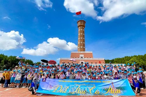 Du lịch khởi động ấn tượng
