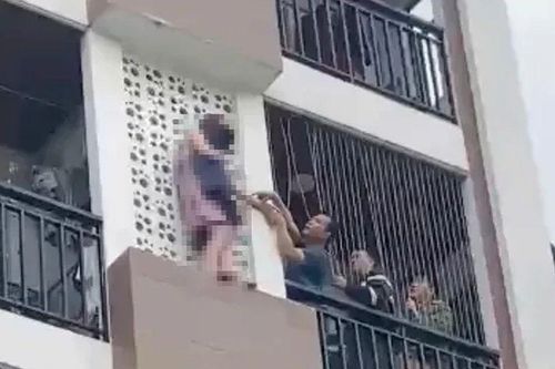 Giải cứu cô gái có ý định tiêu cực ở Hà Nội: Hé lộ nguồn cơn 'làm liều'
