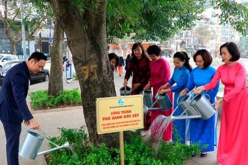 Phụ nữ Giảng Võ thi đua chào mừng ngày bầu cử