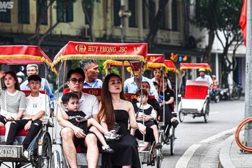 Hà Nội nghiên cứu thí điểm xích lô điện phục vụ du lịch
