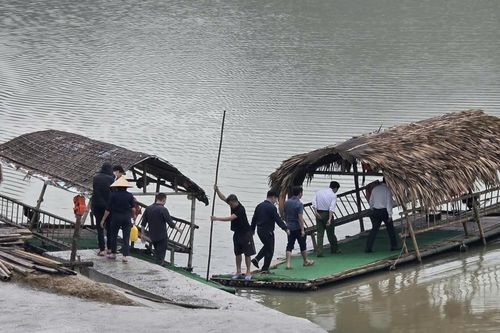 Xử lý nghiêm tình trạng phương tiện tự chế chở khách ngắm cảnh tự phát tại bản Mạ