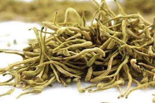 'Bài thuốc' chăm sóc da nổi mụn, sạm nám mùa lễ hội