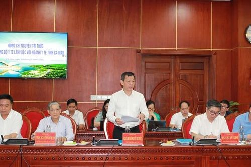Tăng cường năng lực y tế cơ sở, thúc đẩy chuyển đổi số phục vụ người dân