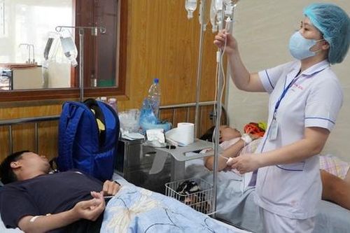 Số ca nghi ngộ độc sau ăn bánh mì lề đường tại Vũng Tàu đã tăng lên 92 ca