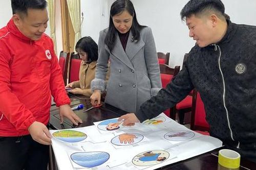 Nâng cao nhận thức cho bà con vùng cao về phòng bệnh, giữ gìn vệ sinh môi trường