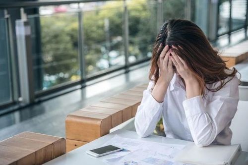 Mới nhất: Người chịu áp lực do công việc, học tập thuộc diện giám sát nguy cơ rối loạn tâm thần?