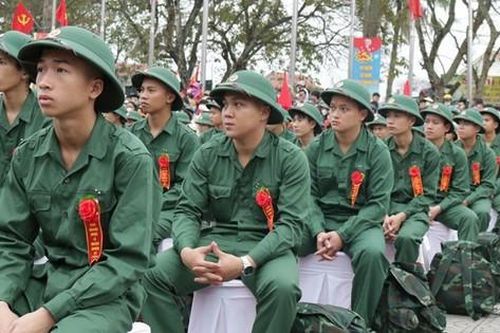Chế độ, chính sách với hạ sĩ quan, binh sĩ tại ngũ, xuất ngũ; thân nhân hạ sĩ quan, binh sĩ tại ngũ