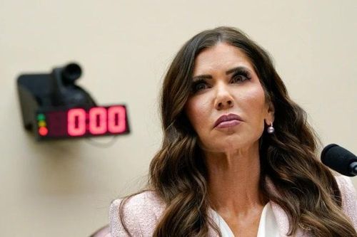 Tổng thống Mỹ D. Trump thay Bộ trưởng An ninh Nội địa