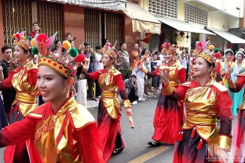 Thành phố Hồ Chí Minh sẽ phát triển du lịch gắn với văn hóa Việt-Hoa