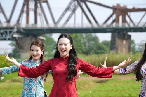 'Giải Nhất Tiếng hát Hà Nội 2025' mang cả phố cổ vào món quà 8/3 đặc biệt dành cho mẹ