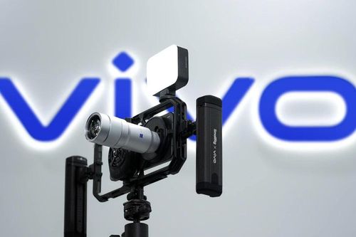 vivo X300 Ultra ra mắt với ống kính 400mm