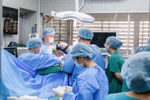 8 chuyên khoa cứu bệnh nhân ung thư hốc mũi giai đoạn muộn