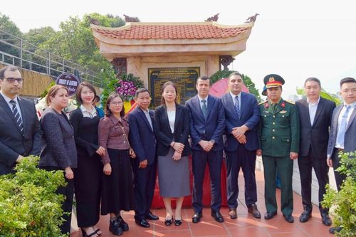Tưởng niệm 52 năm ngày các cán bộ, phóng viên Việt Nam-Algeria hy sinh trong vụ tai nạn máy bay tại Sóc Sơn
