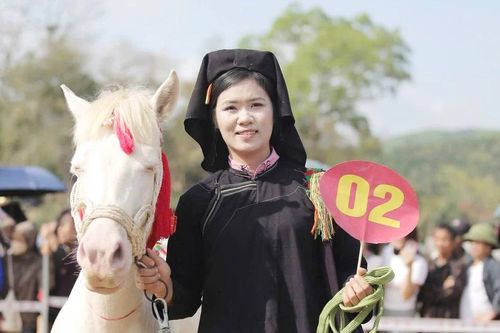 Độc lạ cuộc thi 'hoa hậu ngựa' ở vùng cao Bắc Ninh