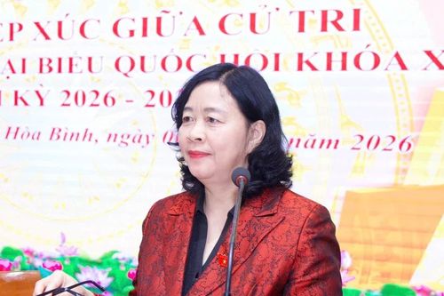 Chủ tịch Ủy ban Trung ương Mặt trận Tổ quốc Việt Nam Bùi Thị Minh Hoài tiếp xúc cử tri ở Phú Thọ