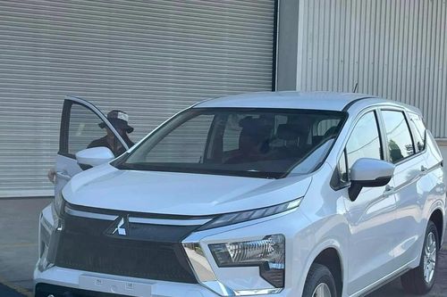Mitsubishi Xpander tung bản mới hâm nóng phân khúc xe dịch vụ