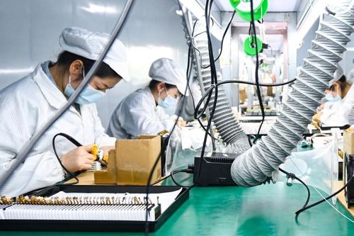Vì sao giới tinh hoa Trung Quốc chọn nhà máy thay vì doanh nghiệp công nghệ?