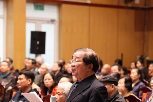 Từ phố thị đến xã đảo Minh Châu: Cử tri quan tâm tới những vấn đề thiết thực của đời sống địa phương