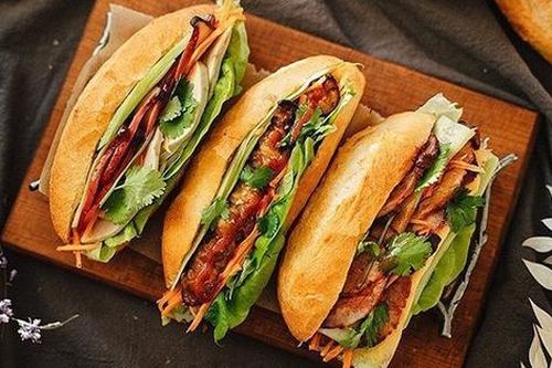 Vụ ngộ độc bánh mì vỉa hè ở Tp.HCM: Số ca nhập viện lên 94