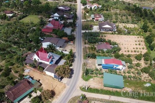Phố trong làng giữa đại ngàn Tây Nguyên