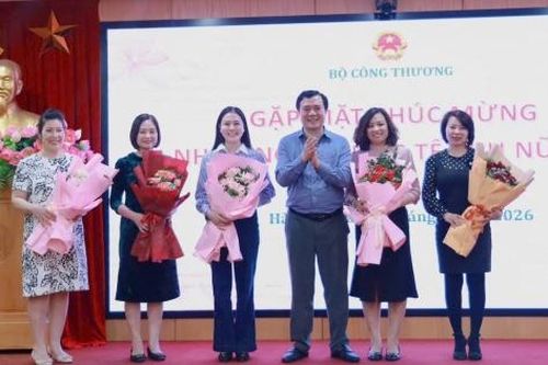 Bộ Công Thương gặp mặt chúc mừng Ngày Quốc tế phụ nữ 8/3