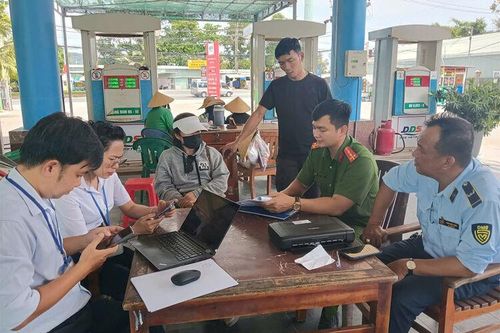 Phú Quốc: Xử phạt 15 triệu đồng doanh nghiệp xăng dầu 'ghim hàng'