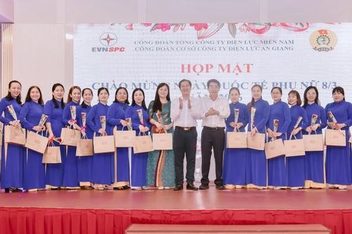 Công ty Điện lực An Giang họp mặt kỷ niệm 116 năm ngày Quốc tế Phụ nữ