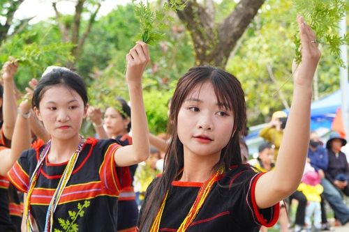 Rộn ràng ngày hội vùng cao Phước Trà