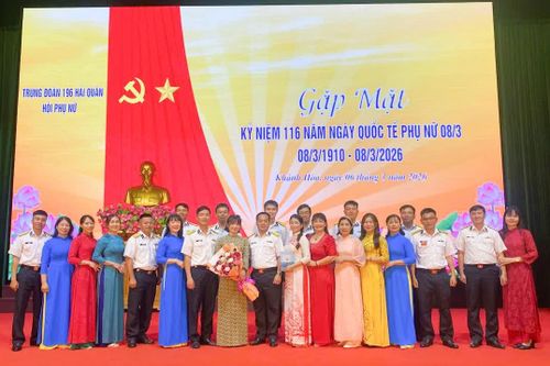 Trung đoàn 196 tổ chức gặp mặt kỷ niệm 116 năm Ngày Quốc tế Phụ nữ