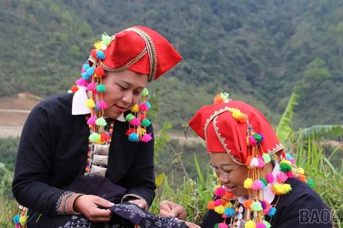 Khát vọng giữ nghề của phụ nữ Ta Náng