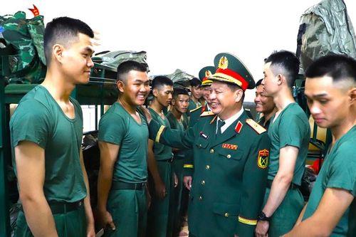 Ngày đầu trong màu xanh áo lính