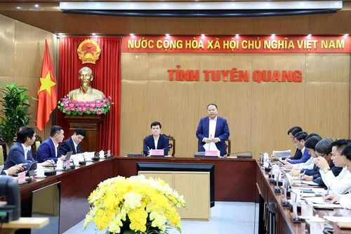 Chủ tịch UBND tỉnh Phan Huy Ngọc làm việc với đoàn công tác Đại học Công nghiệp Hà Nội