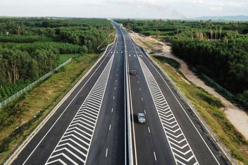 Khai thác các đoạn tuyến cao tốc qua miền Trung đã hoàn thành thi công trước 10/3