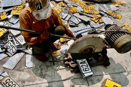 Tây Ninh tiêu hủy gần 71.000 phôi đăng ký xe, hơn 3.000 bộ biển số thu hồi