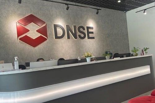 Chứng khoán DNSE gặp sự cố gián đoạn giao dịch kéo dài gần 2 tiếng