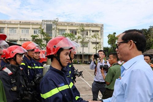 Phó Chủ tịch Quốc hội, Thượng tướng Trần Quang Phương kiểm tra công tác bầu cử tại An Giang