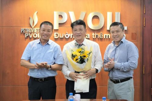 Phó Tổng Giám đốc PVOIL (OIL) từ nhiệm sau 18 năm tại nhiệm, doanh thu năm 2025 vượt 150.000 tỷ đồng