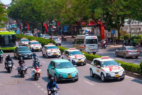Lộ trình taxi điện 2030: Khi niềm tin cần được sạc đầy